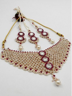 Stonestudded Jewelry Set